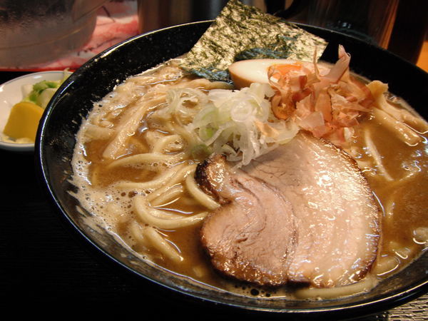 「濃厚中華そば小750円」@つけ麺 中華そば 佐とうの写真