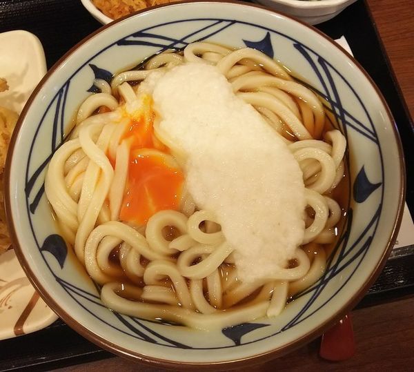 「月見とろろ（大）550円」@丸亀製麺 米沢店の写真