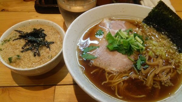 「しょうゆら～めん 750円 ＋ 日替わりご飯 100円」@麺や そめいよしのの写真