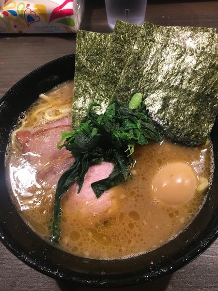 「ラーメン並 味玉」@家系ラーメン クックらの写真