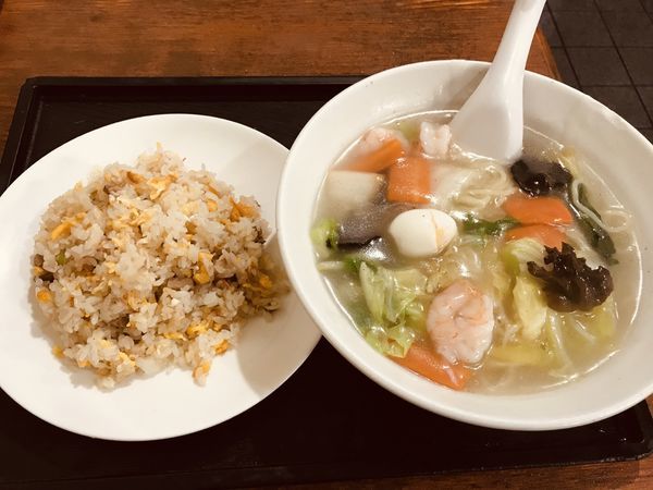 「エビ塩あんかけそば&半炒飯 ¥750」@中華つばめの写真