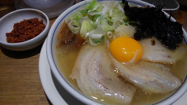 「特製バラそば塩980円＋特製辛挽肉150円＝1,130円」@玉 バラそば屋 中野店の写真