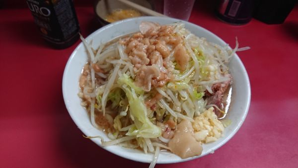 「小豚　ｺｰﾙ全部　生卵」@ラーメン二郎 環七一之江店の写真