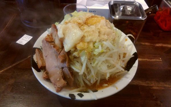 「とんこくラーメン（野菜マシ、アブラマシ）」@博多長浜ラーメン てのごい屋 稲田堤店の写真