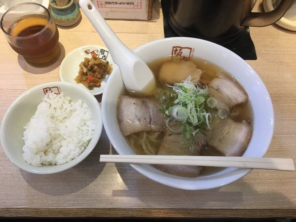 「喜多方ラーメン ¥650」@喜多方ラーメン坂内 新宿西口思い出横丁店の写真