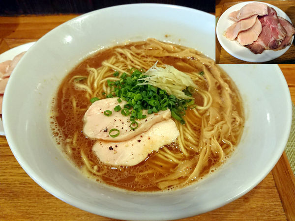 「生姜鶏そば+チャーシュー」@中華蕎麦 はざまの写真