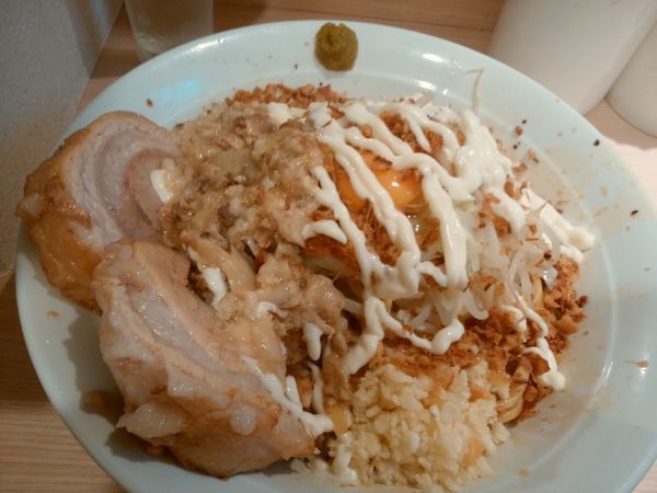 「ラーメン汁なし　全マシ」@麺屋 味方の写真