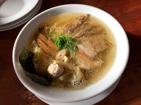 「自家製ワンタン塩らぁめん」@自家製麺 えなみの写真