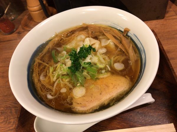 「わんたん中華そば」@らーめん HOMEの写真