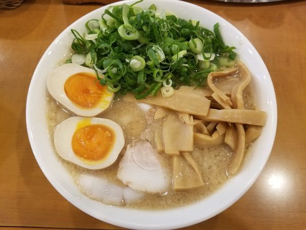 「トッピング2倍」@京都銀閣寺 ますたにラーメン 田町店の写真