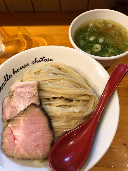 「塩つけ麺 900円 大盛り110円 半焼豚増し130円 瓶ビール」@麺庵ちとせの写真