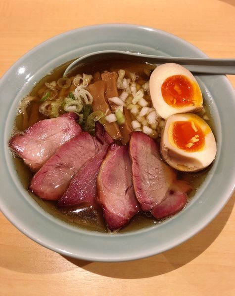 「味玉入り中華そば(チャーシューちょい増し)」@中華そば 麦萬の写真