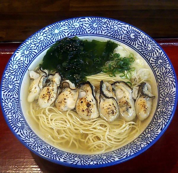 「炙りカキ麺（潮）１２００円」@天然だしラーメン 潮の音の写真