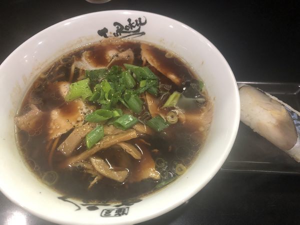 「中華そば（東大阪高井田風）+早寿司（700+150円）」@麺屋 丈六の写真