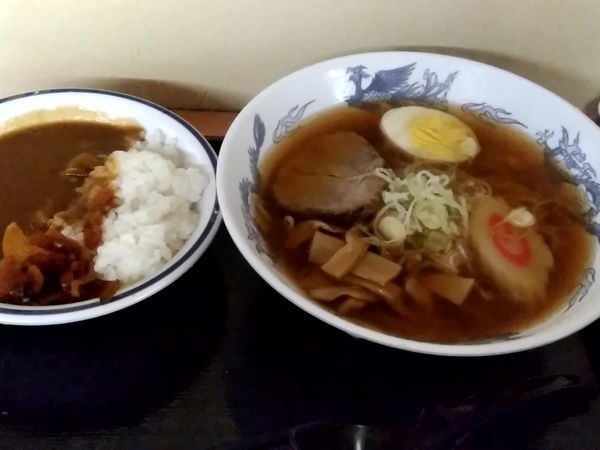 「ラーメン(並盛)450円＋ミニカレー260円」@そば・うどん 八起家 西口店の写真