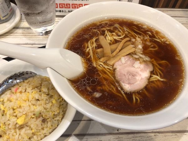 「サービスランチ(醤油らーめん+半チャーハン)」@らーめんとくいちの写真