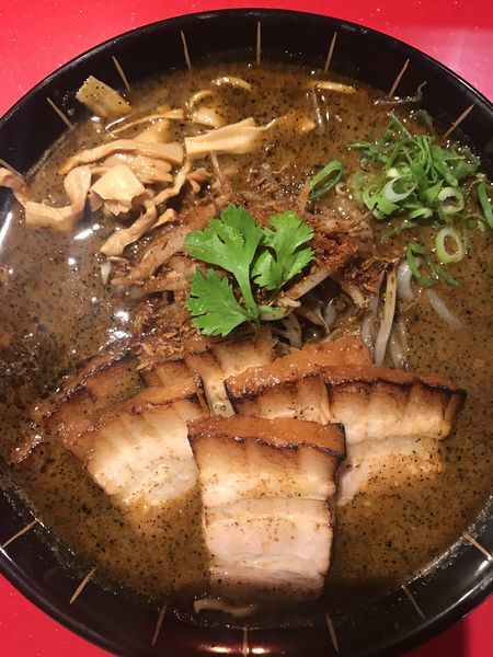 「天空 チャーシュー麺」@スパイスらぁめん釈迦 池袋店の写真