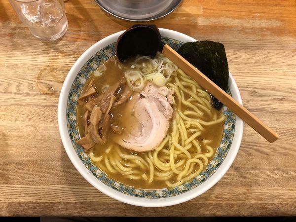 「塩らーめん」@つけ麺屋 やすべえ 新宿店の写真