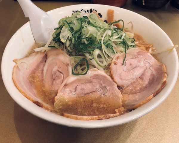 「醤油（濃い目・メンマ多目￥750）」@超ごってり麺 ごっつ 秋葉原店の写真