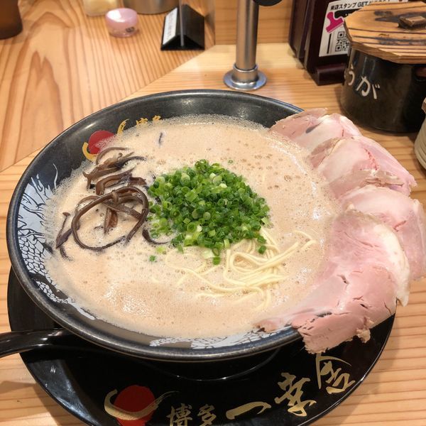 「チャーシュー麺＋替玉」@博多一幸舎 総本店の写真