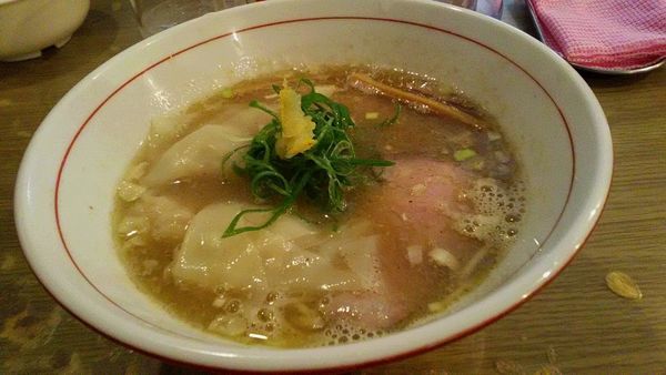 「白湯そば」@地球の中華そばの写真