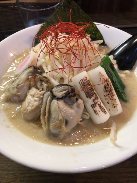 「牡蠣みそらーめん・白味噌仕立て」@RAMEN W 庄の×ど・みその写真