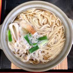 鍋焼きラーメン 並 (650円)