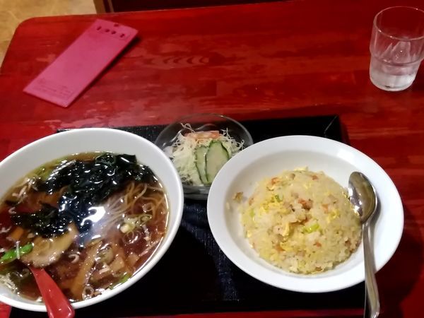 「Ａランチ(ラーメンと半チャーハンのセット)780円」@中国本場的料理 華龍飯店 高崎モントレー店の写真