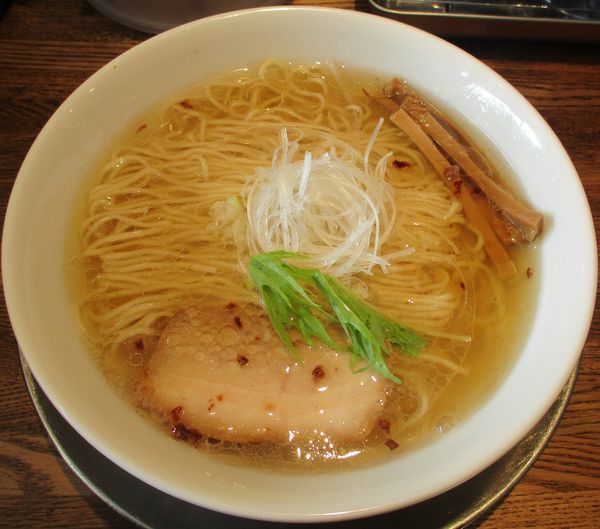 「汐の旨味ソバ　830円」@Tomboの写真