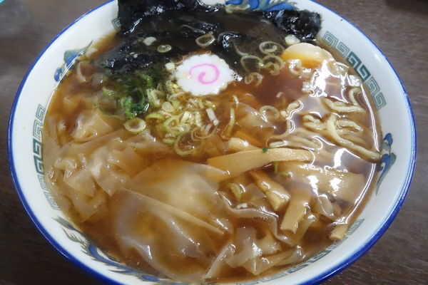 「手打ちワンタン麺」@手打ち中華 トクちゃんらーめんの写真