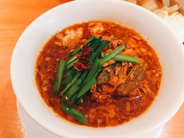 「ピリ辛スタミナラーメン&さつま芋おこわセット1000円＋さつま地」@食堂酒場 Graciaの写真
