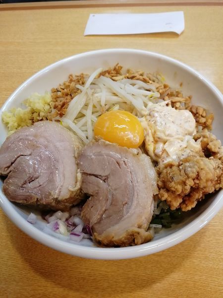 「まぜそば大(生姜、カラマヨ、唐揚げ、チャーシュー1枚増)」@らーめん藤ろうの写真