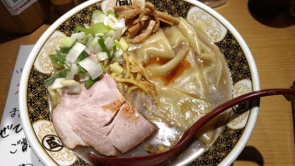 「すごい煮干しラーメン」@すごい煮干ラーメン凪 西新宿7丁目店の写真
