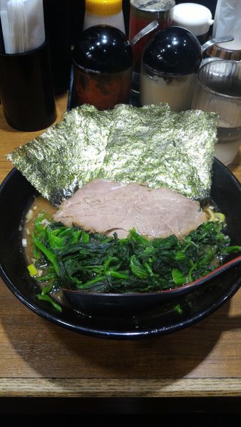 「ラーメン並＋ほうれん草」@麺家 黒の写真