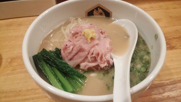 「濃厚真鯛ラーメン(850円)」@真鯛らーめん 麺魚の写真