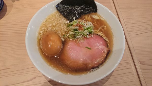 「【限定30食】煮干しそば（850円）＋味玉（100円）」@支那そば しんばの写真