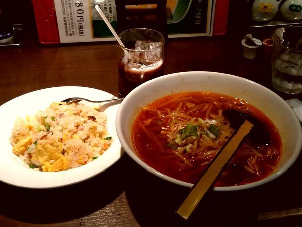 「四川風ラーメン＋五目チャーハンで780円」@上海華龍 ヤマダ電機LABI1高崎店の写真