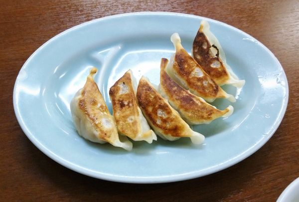 「餃子(6個)　350円」@ラーメン 青山の写真