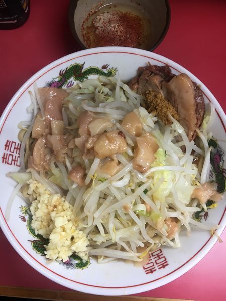 「大汁なし  玉子  全部  ニンニク多め」@ラーメン二郎 環七一之江店の写真