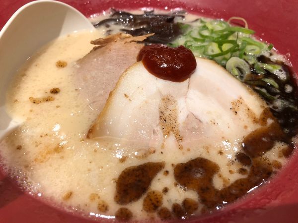 「赤丸新味＋替え玉」@博多一風堂 五反田東口店の写真