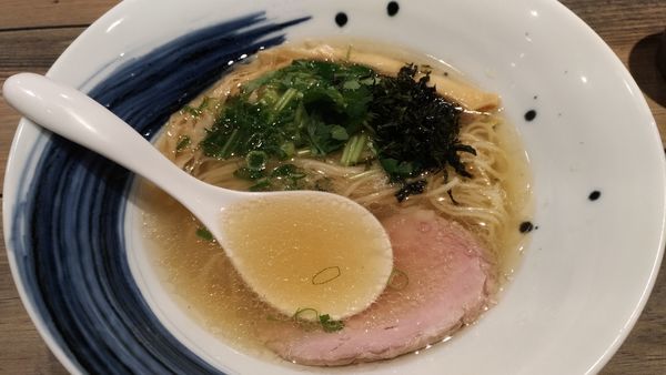 「塩らーめん」@麺屋 翔 みなとの写真