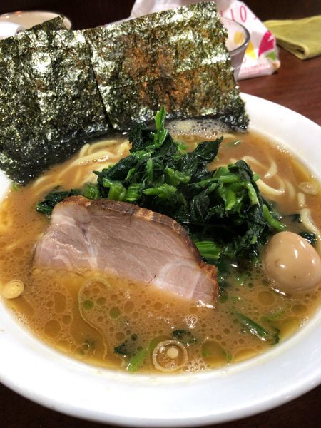 「ラーメン・ほうれん草トッピング」@伝家の写真