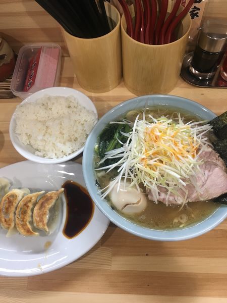 「ネギラーメン 餃子」@横浜家系 志田家の写真