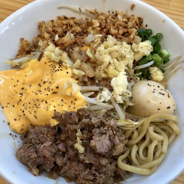 「まぜそば（麺少なめ，ニンニク少なめ，生姜）＋味玉」@宮二郎の写真