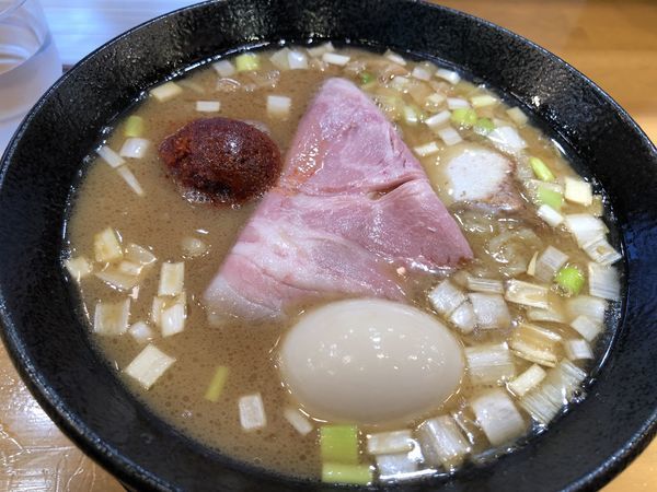 「豚骨魚介中華そば＋あじたま＋辛味玉」@自家製中華そば 麺の虜の写真