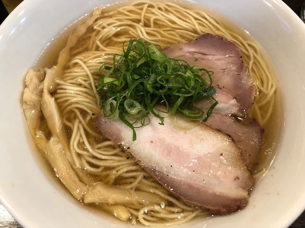 「塩680円 替え玉100円 ビール 豪華お通しつき500円」@かしわぎの写真