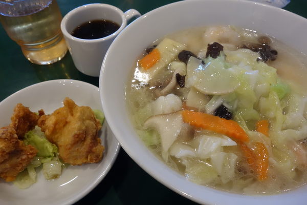 「野菜タン麺+唐揚げ540円」@百香亭 野田店の写真