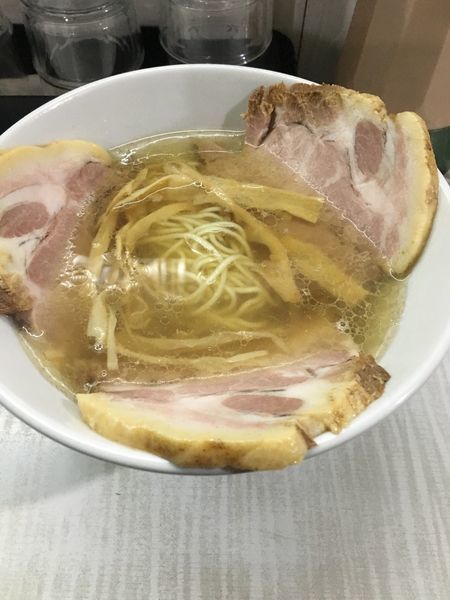 「煮豚塩らーめん」@拉麺 しのざきの写真