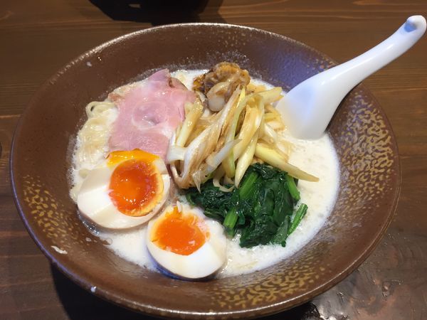「ホタテソバ大盛り麺固めトッピングネギ」@らーめん岩本屋 富山呉羽本郷店の写真
