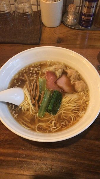 「醤油ラーメンワンタン3個入り」@らーめん穀雨の写真